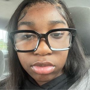 Meet your Posher, Johnnae